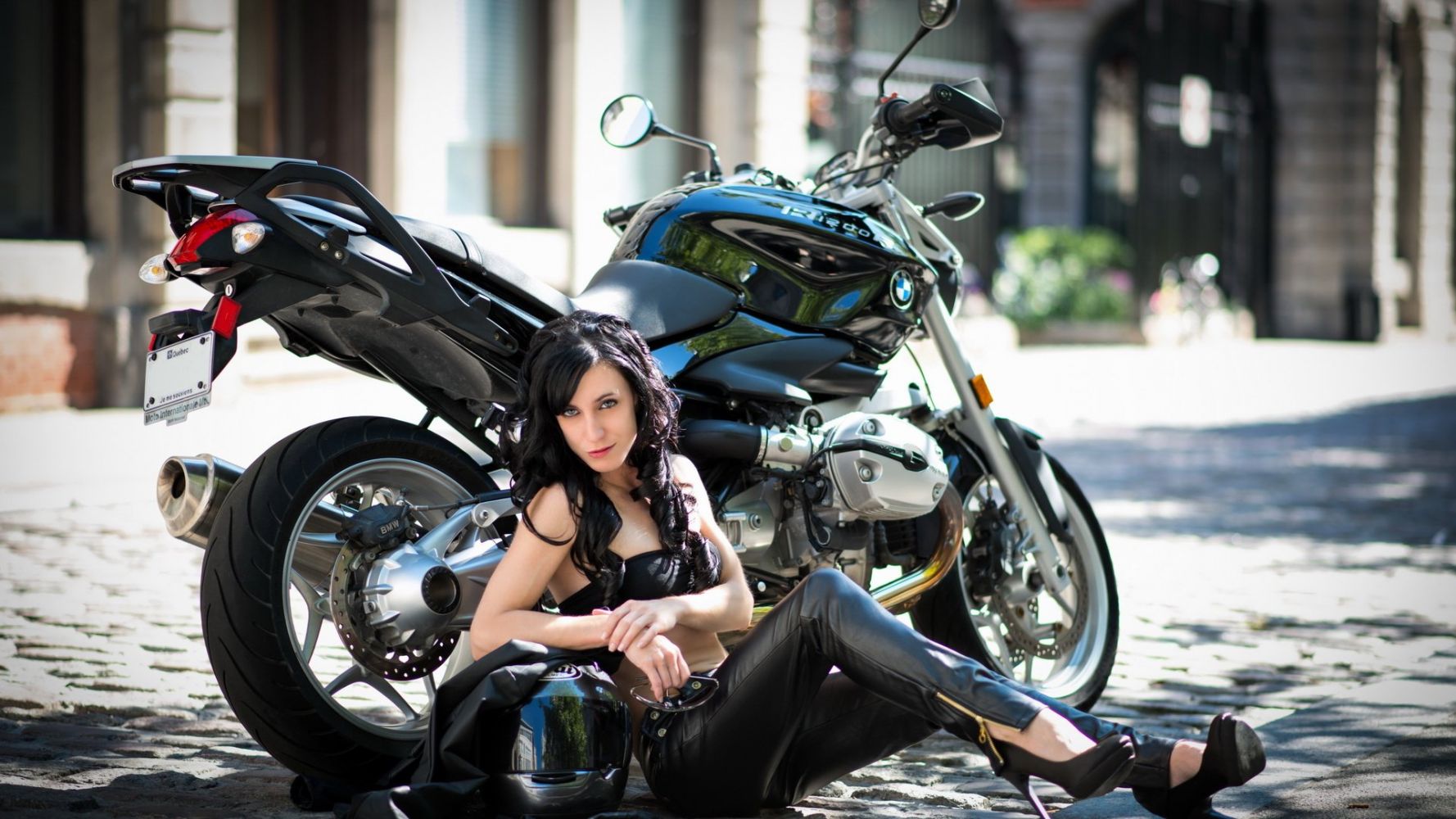 European women on bikes in Tegucigalpa