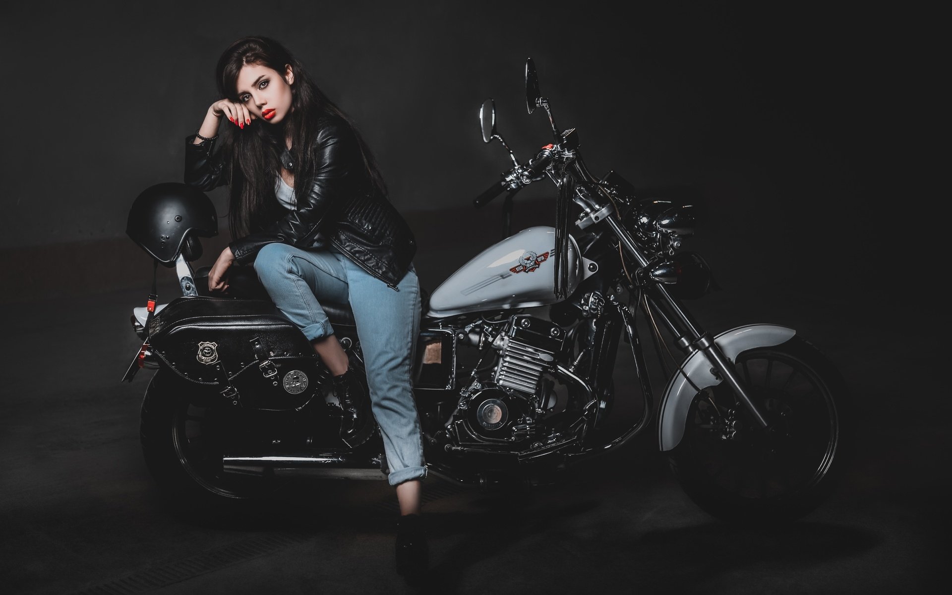 Biker girls: style and drive in Tegucigalpa