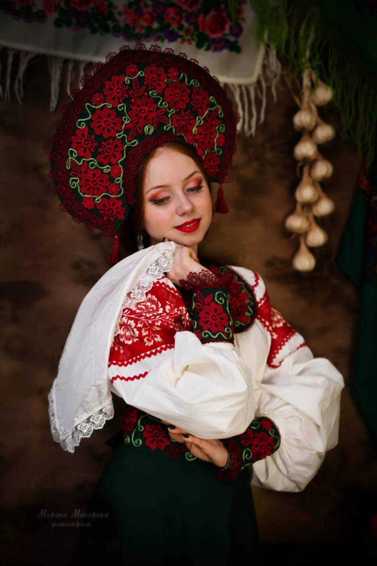 Women in Slavic costumes underwear in Tegucigalpa
