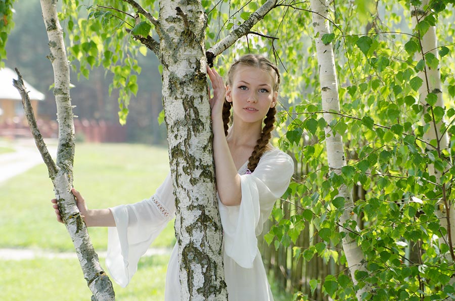 Women in Slavic costumes in Tegucigalpa