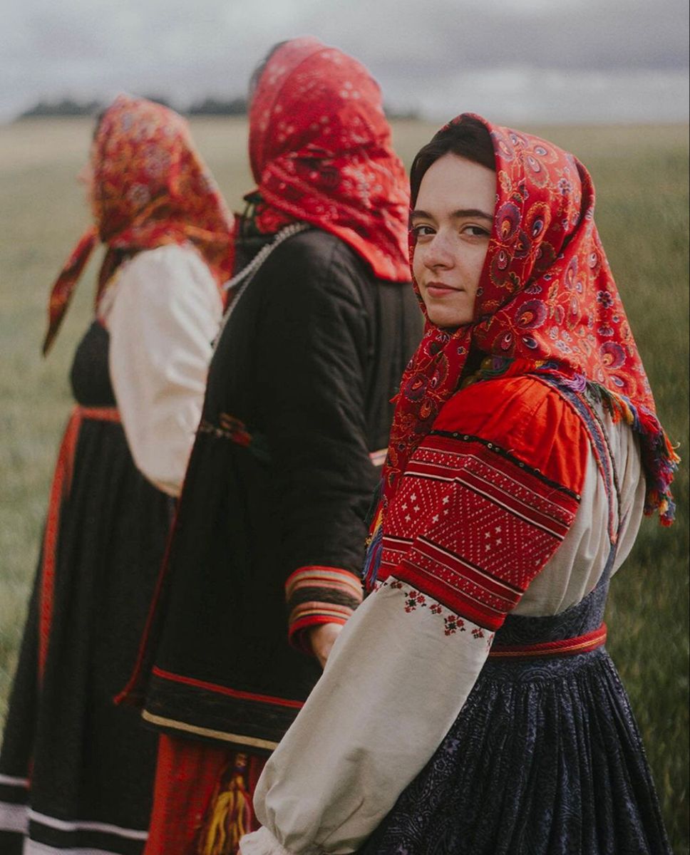 Women in Slavic costumes in Tegucigalpa