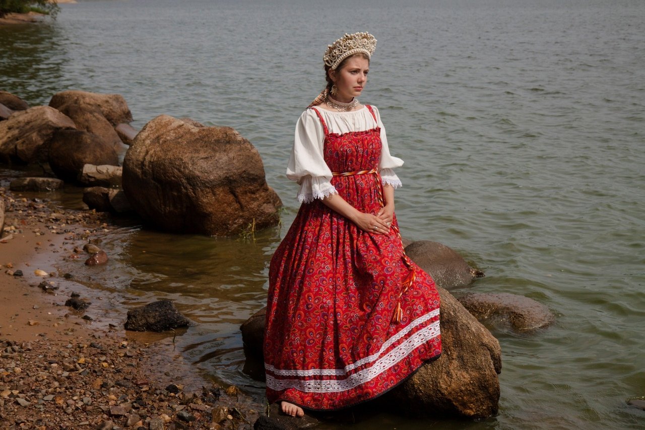 Women in Slavic costumes in Tegucigalpa