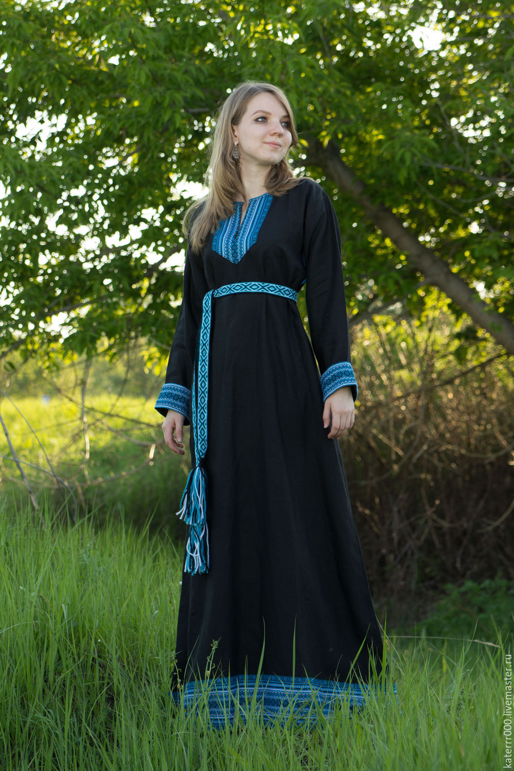 Women in Slavic costumes in Tegucigalpa