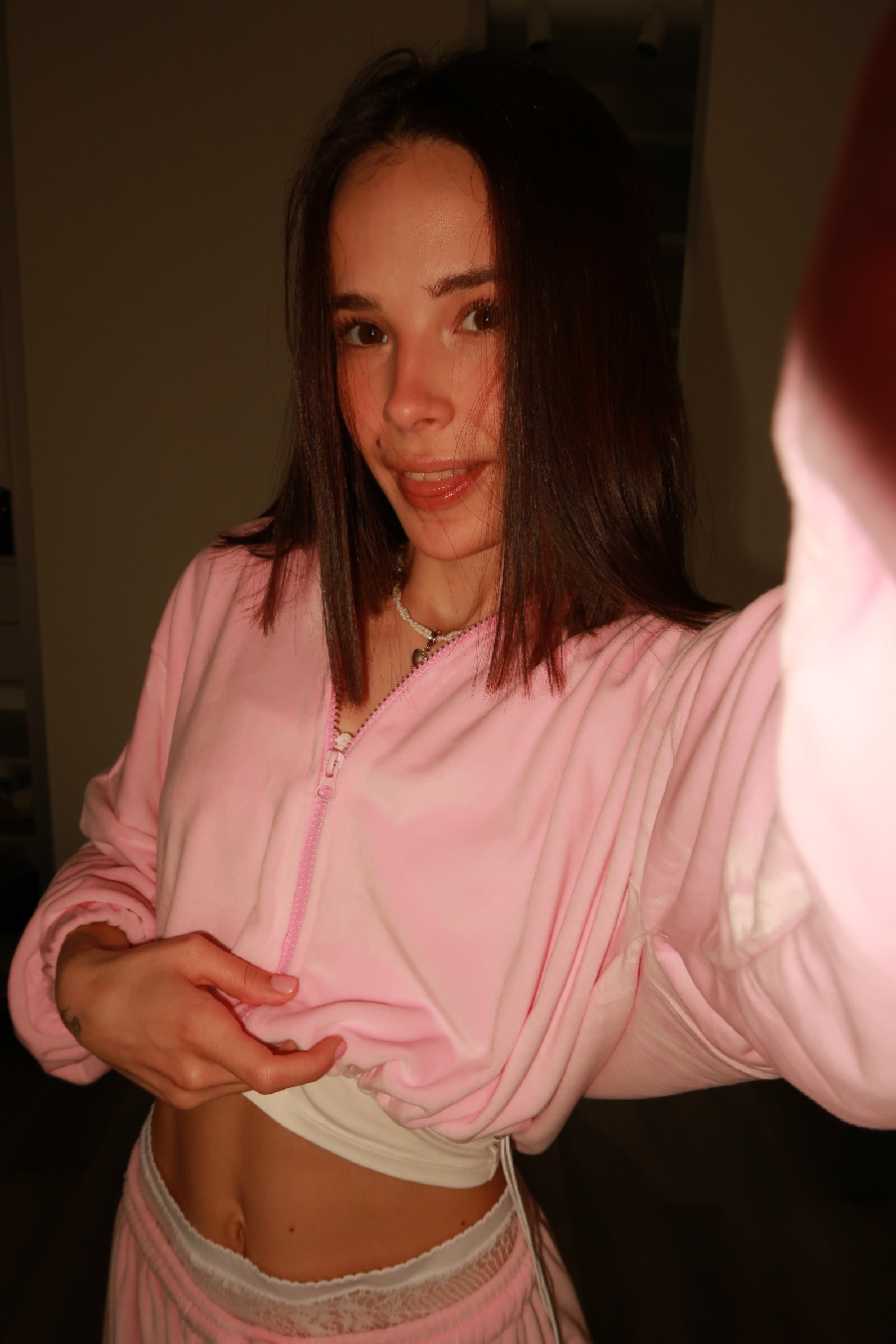 Tina brings the glow — live moments in Tegucigalpa